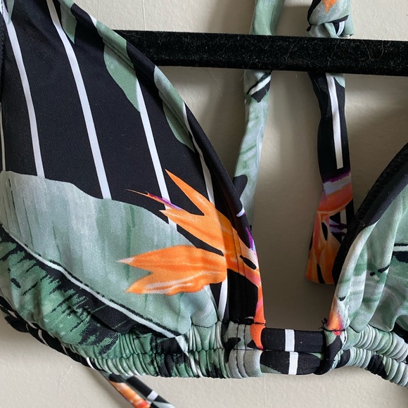 NWOT Skye TOKELAU Celeste Triangle Bikini Top - Picture 3 of 6